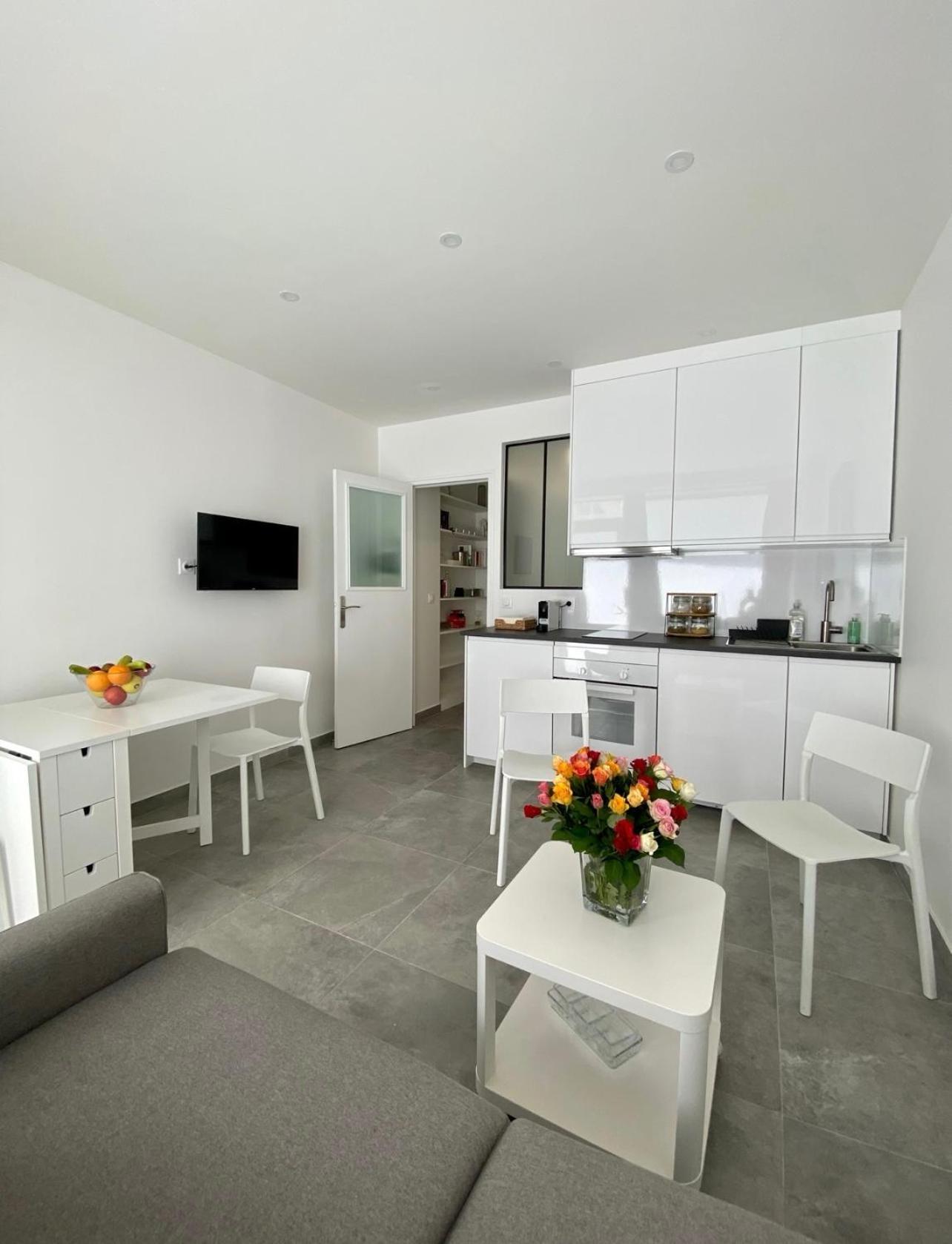 Chez Les Artistes De Menilmontant Apartment Paris Ngoại thất bức ảnh