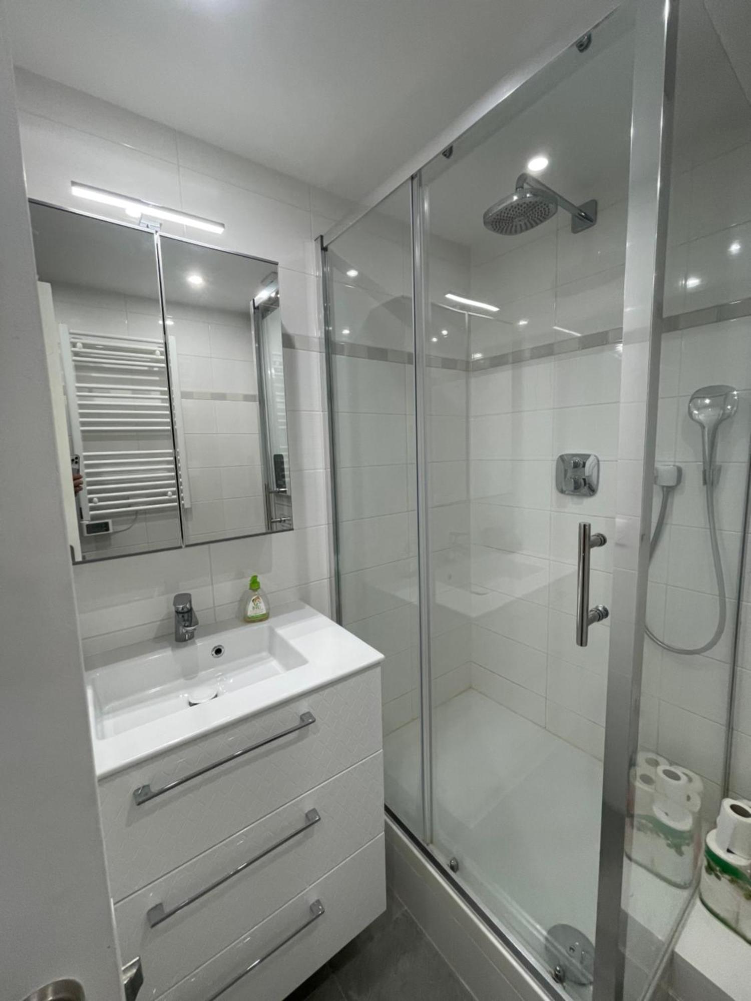 Chez Les Artistes De Menilmontant Apartment Paris Ngoại thất bức ảnh